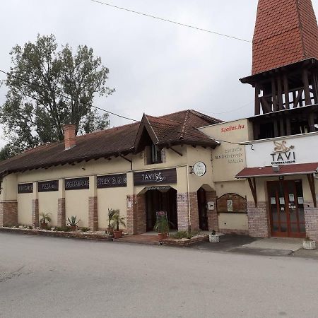 Tavi Panzio Es Etterem Bed & Breakfast Veresegyhaz Luaran gambar