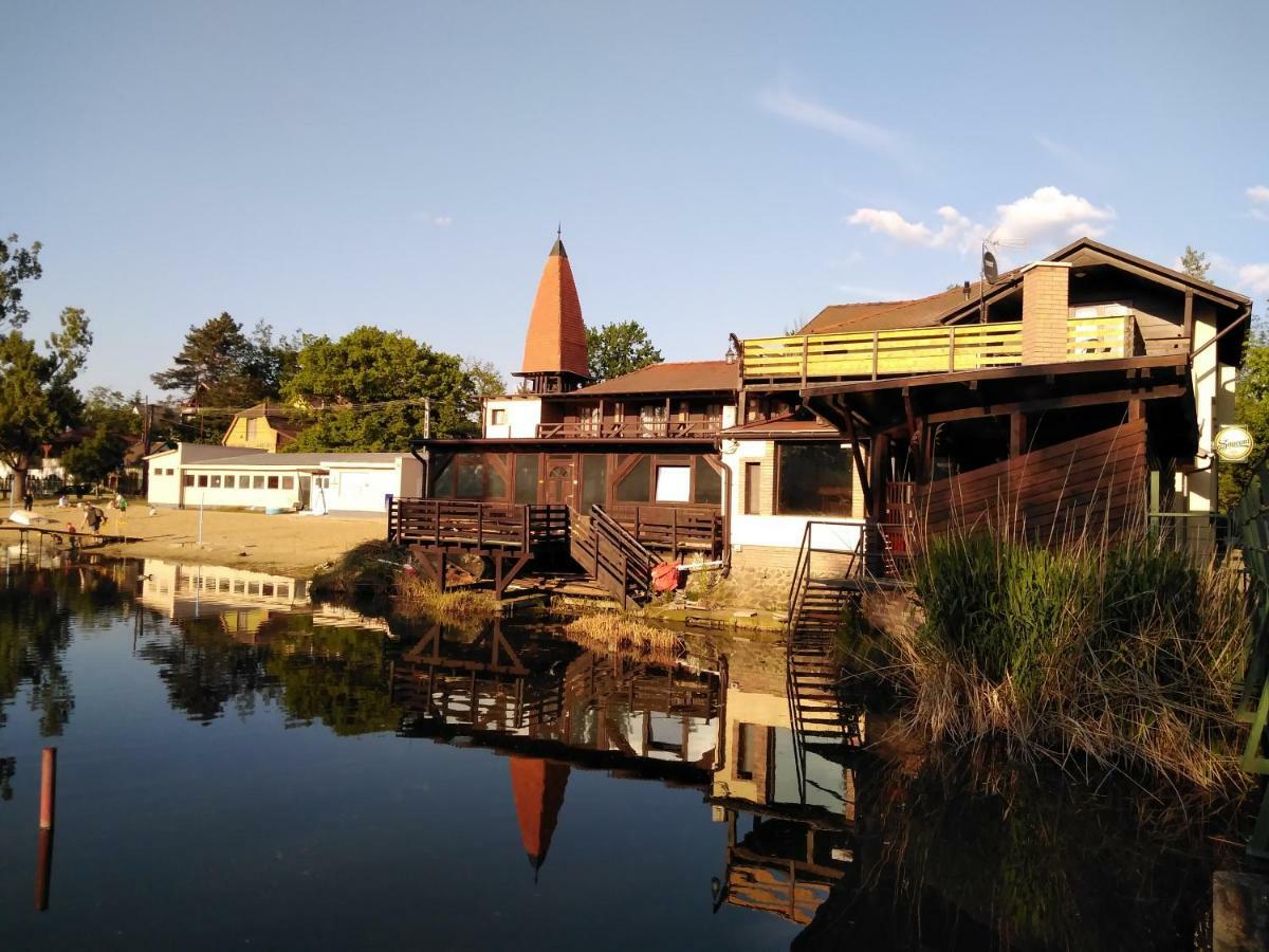 Tavi Panzio Es Etterem Bed & Breakfast Veresegyhaz Luaran gambar