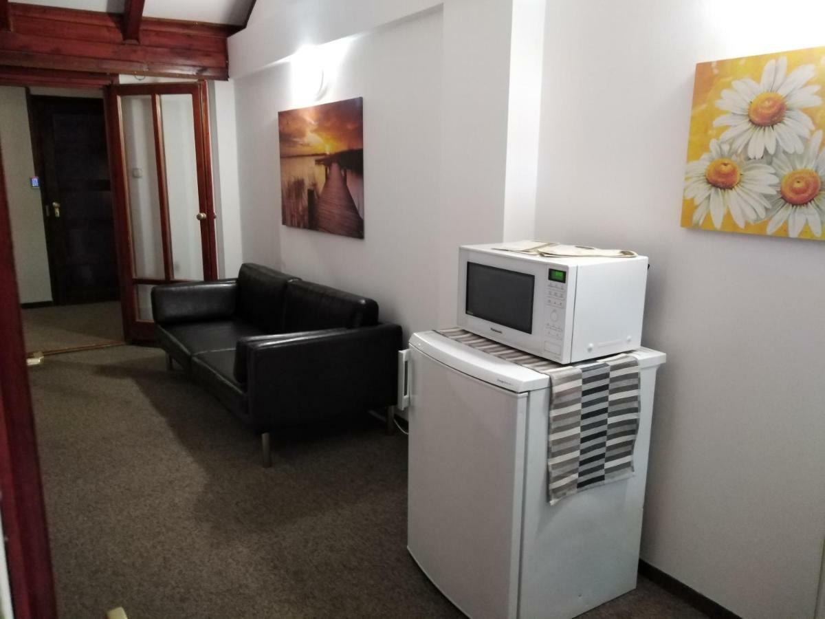 Tavi Panzio Es Etterem Bed & Breakfast Veresegyhaz Luaran gambar